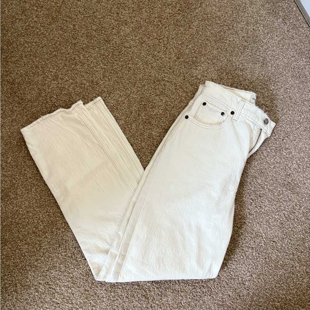 Abercrombie and Fitch Ultra High Rise 90s Straight Jean (Curve Love)